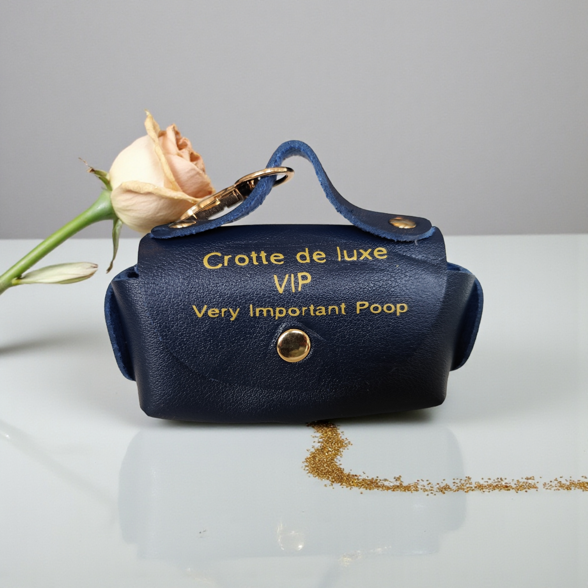sac à crotte en simili cuir 